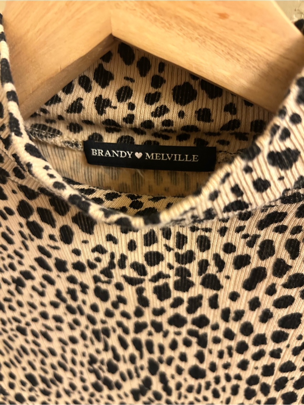 Brandy Melville Leopard Mock Neck Long Sleeve Top - Beige/Black - Picture 2 of 3